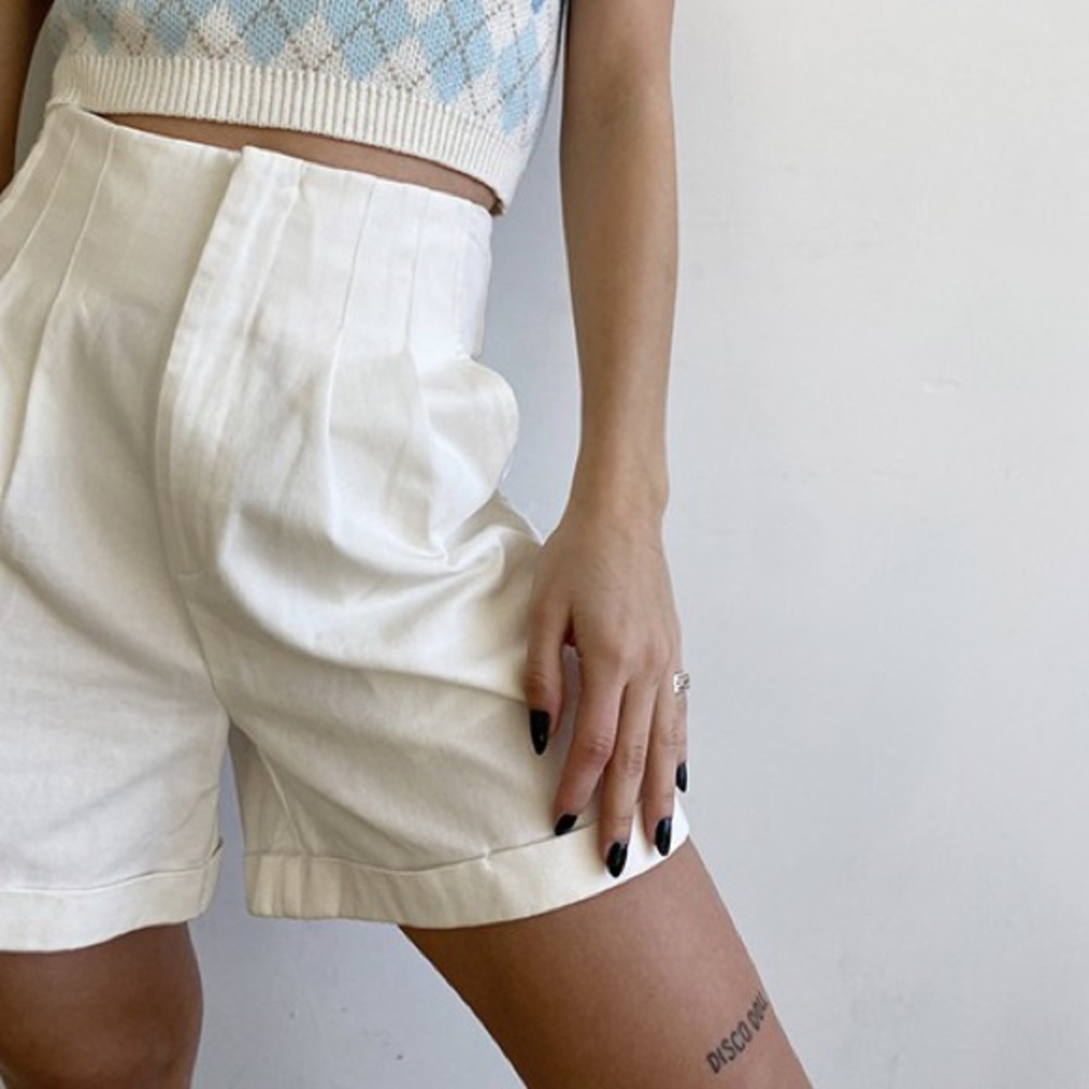 HIGH WAISTED COTTON SHORTS